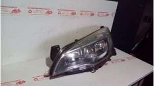 Begagnade Strålkastare, vänster Opel Astra J (PC6/PD6/PE6/PF6) 1.4 Turbo 16V Pris € 165,00 Marginaltabell erbjuds av de Graaf autodemontage B.V.
