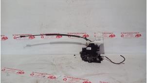 Gebruikte Deurslot Mechaniek 2Deurs rechts Volkswagen Caddy III (2KA,2KH,2CA,2CH) 2.0 SDI Prijs € 30,00 Margeregeling aangeboden door de Graaf autodemontage B.V.