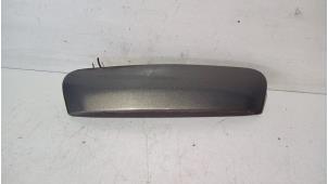 Gebruikte Handgreep Achterklep Opel Corsa D 1.3 CDTi 16V ecoFLEX Prijs € 30,00 Margeregeling aangeboden door de Graaf autodemontage B.V.