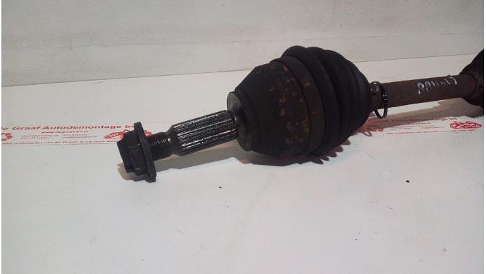 Drivaxel, vänster fram från en Ford Transit Connect 1.8 TDdi LWB Euro 4 2011