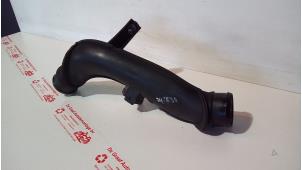 Begagnade Laddluftkylarrör Volkswagen Passat Variant (3C5) 2.0 FSI 16V Pris € 35,00 Marginaltabell erbjuds av de Graaf autodemontage B.V.