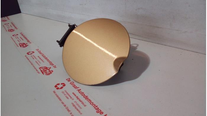 Tanklucka från en MINI Mini One/Cooper (R50) 1.6 16V Cooper 2003