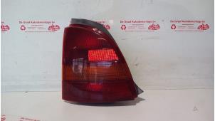 Gebruikte Achterlicht links Toyota Starlet (EP9) 1.3,XLi,GLi 16V Prijs € 60,00 Margeregeling aangeboden door de Graaf autodemontage B.V.