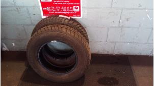 Używane Zestaw opon Diversen Rózne Cena € 70,00 Procedura marży oferowane przez de Graaf autodemontage B.V.