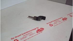 Gebruikte Injector (benzine injectie) Volkswagen Golf V Variant (1K5) 1.4 TSI 122 16V Prijs € 30,00 Margeregeling aangeboden door de Graaf autodemontage B.V.
