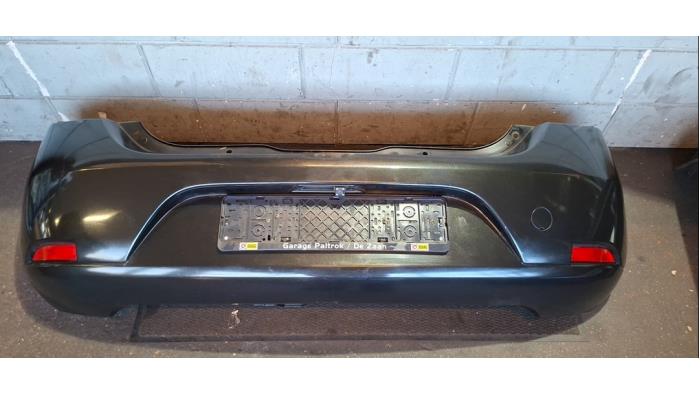 Bakre stötfångare från en Dacia Sandero II 0.9 TCE 12V 2016