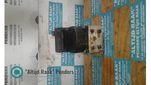 Begagnade ABS-pump Nissan Terrano Pris på förfrågan erbjuds av "Altijd Raak" Penders