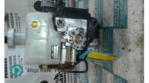 Gebruikte ABS Pomp Mitsubishi Pajero Canvas Top (V6/7) 3.2 DI-D 16V Prijs op aanvraag aangeboden door "Altijd Raak" Penders