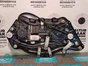 Używane Mechanizm szyby lewej tylnej wersja 2-drzwiowa Volkswagen New Beetle (1Y7) 1.4 16V Cena na żądanie oferowane przez "Altijd Raak" Penders