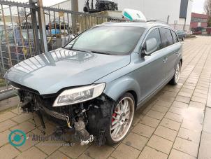 Begagnade Säte, vänster Audi Q7 (4LB) 4.2 FSI V8 32V Pris på förfrågan erbjuds av "Altijd Raak" Penders