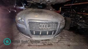 Używane Zderzak przedni Audi A8 (D3) 4.2 V8 40V FSI Lang Quattro Cena na żądanie oferowane przez "Altijd Raak" Penders