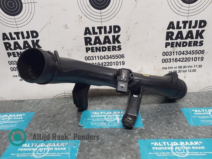 Laddluftkylarrör från en Volkswagen Golf VI (5K1) 1.8 TSI 16V 2011