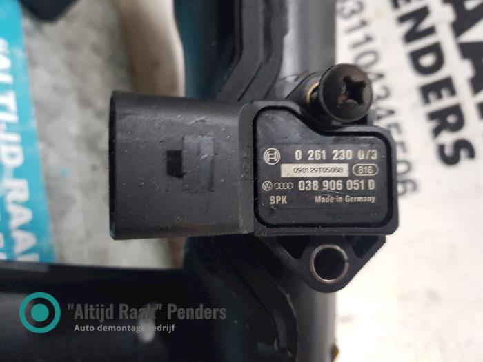 Laddluftkylarrör från en Volkswagen Golf VI (5K1) 1.8 TSI 16V 2011