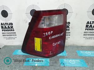 Gebruikte Achterlicht links Jeep Cherokee/Liberty (KJ) 2.8 CRD 16V Prijs op aanvraag aangeboden door "Altijd Raak" Penders