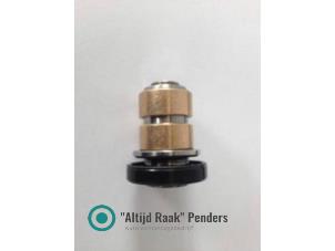 Nowe Zestaw rozrzadu Volkswagen Multivan T5 (7E/7HC/7HF/7HM) 2.5 Tdi Cena € 787,71 Z VAT oferowane przez "Altijd Raak" Penders