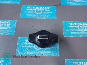 Begagnade Dimljusbrytare Audi SQ5 (8RB) 3.0 TDI V6 24V Pris på förfrågan erbjuds av "Altijd Raak" Penders