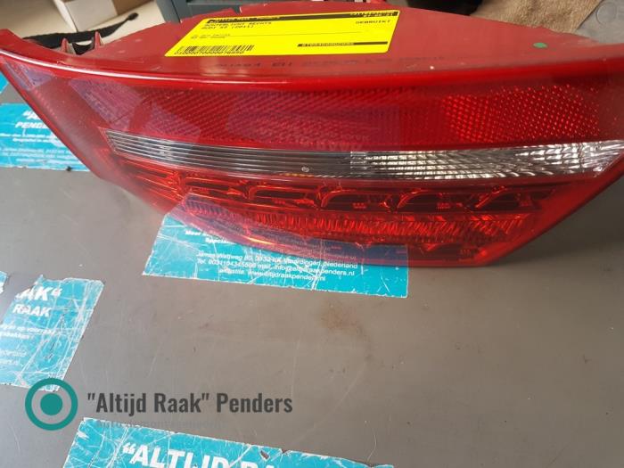 Baklykta, höger från en Audi S5 Cabriolet (8F7) 3.0 TFSI V6 24V Quattro 2011