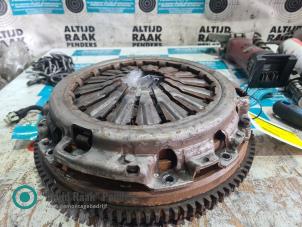 Używane Kolo zamachowe Nissan Navara (D40) 2.5 dCi 16V 4x4 Cena na żądanie oferowane przez "Altijd Raak" Penders