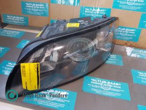 Gebruikte Koplamp links Volvo C70 (MC) 2.4 D5 20V Prijs op aanvraag aangeboden door "Altijd Raak" Penders