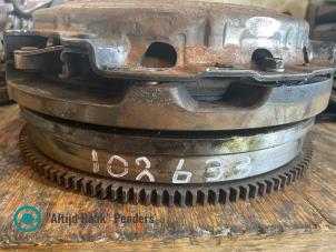 Gebruikte Vliegwiel Mitsubishi Pajero Canvas Top (V6/7) 3.2 DI-D 16V Prijs op aanvraag aangeboden door "Altijd Raak" Penders