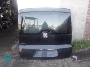 Begagnade Baklucka Fiat Doblo (223A/119) 1.6 16V Pris på förfrågan erbjuds av "Altijd Raak" Penders