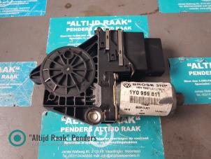 Używane Mechanizm szyby lewej tylnej wersja 2-drzwiowa Volkswagen New Beetle (1Y7) 1.4 16V Cena na żądanie oferowane przez "Altijd Raak" Penders