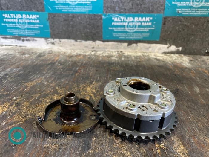 Kamaxeljusterare från en BMW 3 serie (E92) 335i xDrive 24V Performance Power Kit 2012