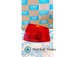 Gebruikte Achterlicht rechts Audi A8 (D3) 3.0 TDI V6 24V Quattro Prijs op aanvraag aangeboden door "Altijd Raak" Penders