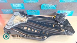 Używane Mechanizm szyby lewej tylnej wersja 2-drzwiowa Volkswagen Beetle (16AE) Cena na żądanie oferowane przez "Altijd Raak" Penders