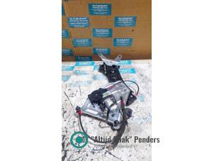 Gebruikte Ruitmechaniek 2Deurs rechts-achter Ford Focus 2 C+C Prijs op aanvraag aangeboden door "Altijd Raak" Penders