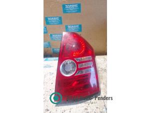 Używane Tylne swiatlo pozycyjne prawe Chrysler 300 C 2.7 V6 24V Cena na żądanie oferowane przez "Altijd Raak" Penders