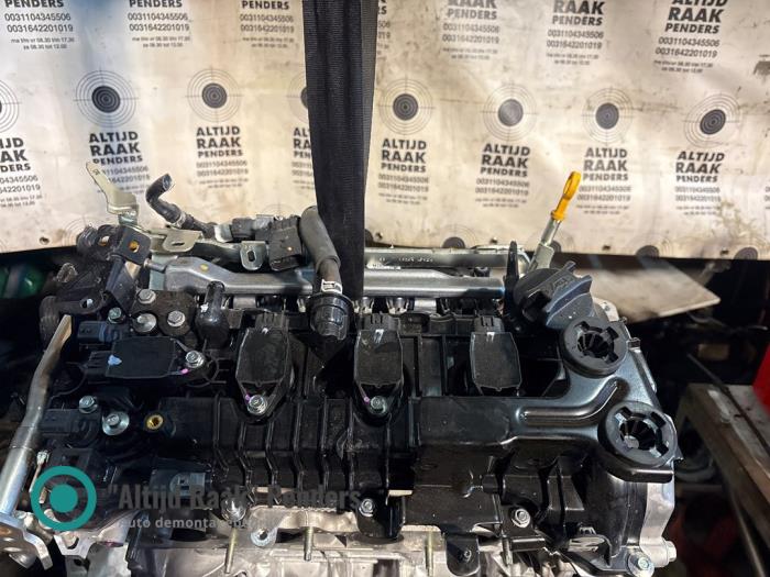 Motor van een Renault Arkana (RJLL) 1.6 E-Tech 145 16V 2024