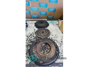 Begagnade Tvåmassesvänghjul Peugeot J5 (290L) 2.5 D Pris på förfrågan erbjuds av "Altijd Raak" Penders