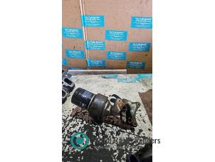 Begagnade Oljefilterhus Peugeot J5 (290L) 2.5 D Pris på förfrågan erbjuds av "Altijd Raak" Penders