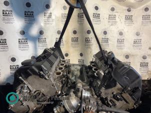 Używane Glowica cylindra BMW 7 serie (E65/E66/E67) 745 LiS 4.4 V8 32V Cena na żądanie oferowane przez "Altijd Raak" Penders