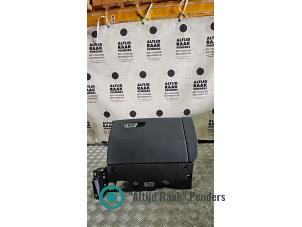 Begagnade Handskfack Audi SQ7 (4MB/4MG) 4.0 TDI V8 32V Pris på förfrågan erbjuds av "Altijd Raak" Penders