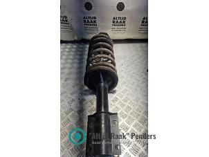 Begagnade Stötdämpare, vänster fram Fiat Ducato (230/231/232) 2.5 TDI Maxi Pris på förfrågan erbjuds av "Altijd Raak" Penders