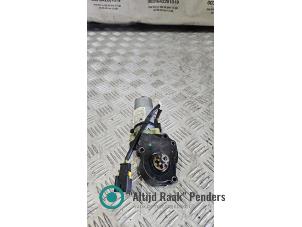 Gebruikte Motor bagageafdekking links Renault Megane III CC (EZ) 1.4 16V TCe 130 Prijs op aanvraag aangeboden door "Altijd Raak" Penders