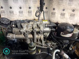 Gebruikte Automaatbak Renault Trafic New (FL) 2.5 dCi 16V 135 Prijs op aanvraag aangeboden door "Altijd Raak" Penders