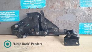 Używane Blokada dachu cabrio Alfa Romeo Spider (939) Cena na żądanie oferowane przez "Altijd Raak" Penders