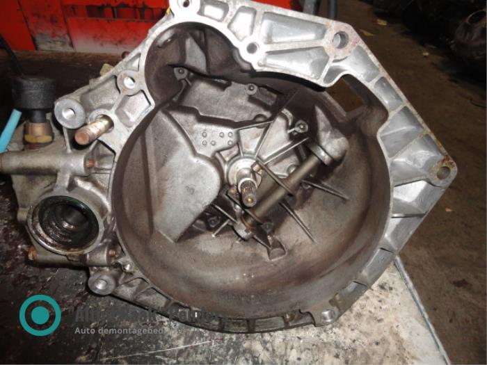 Växellåda från en Fiat Brava (182B) 1.4 S,SX 12V 2000