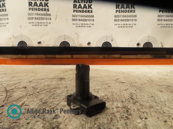 Czujnik masy powietrza z Toyota RAV4 (A2) 1.8 16V VVT-i 4x2 2004