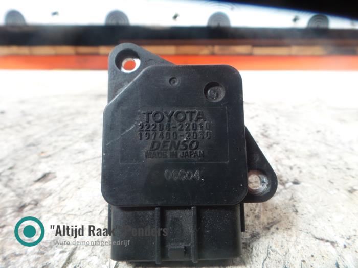 Czujnik masy powietrza z Toyota RAV4 (A2) 1.8 16V VVT-i 4x2 2004