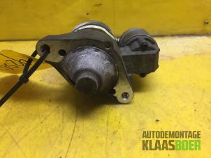 Używane Rozrusznik Renault Twingo II (CN) 1.2 16V Cena € 35,00 Procedura marży oferowane przez Autodemontage Klaas Boer