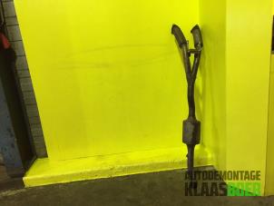 Używane Rura przednia + katalizator Volkswagen Passat (3C2) 2.0 FSI 16V Cena € 325,00 Procedura marży oferowane przez Autodemontage Klaas Boer