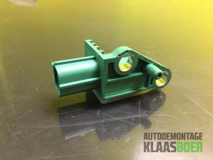 Używane Czujnik poduszki powietrznej Volkswagen Passat (3C2) 2.0 FSI 16V Cena € 10,00 Procedura marży oferowane przez Autodemontage Klaas Boer