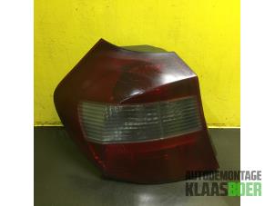 Gebruikte Achterlicht links BMW 1 serie (E87/87N) 118d 16V Prijs € 40,00 Margeregeling aangeboden door Autodemontage Klaas Boer
