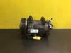Luftkonditioneringspump från en Peugeot 207/207+ (WA/WC/WM), 2006 / 2015 1.4 16V, Halvkombi (Hatchback), Bensin, 1.360cc, 65kW (88pk), FWD, ET3J4; KFU, 2006-02 / 2013-10, WAKFUB; WAKFUC; WCKFUB; WCKFUC 2006