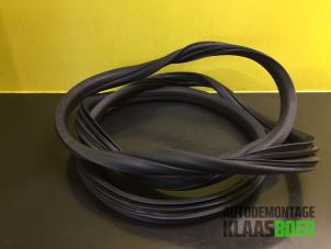 Używane Uszczelka drzwi prawych wersja 2-drzwiowa Fiat 500 (312) 1.2 Cena € 25,00 Procedura marży oferowane przez Autodemontage Klaas Boer