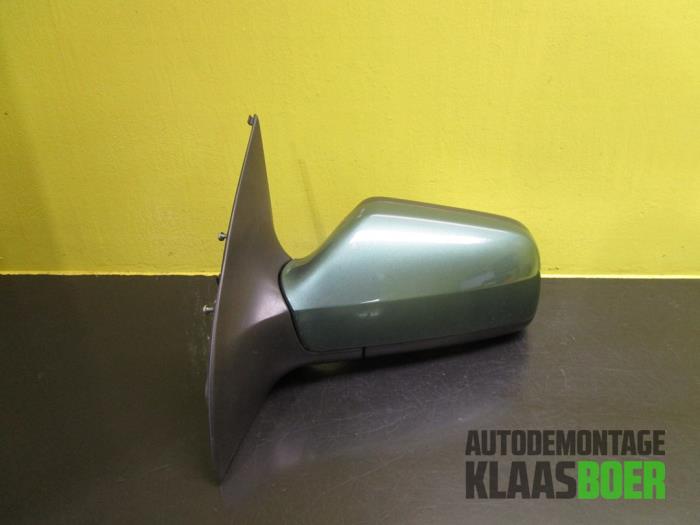 Buitenspiegel links van een Opel Astra G (F08/48) 1.6 16V 2001